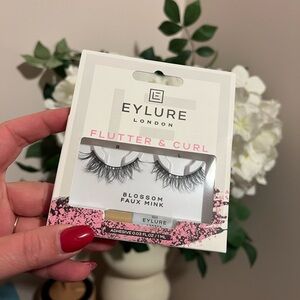 EYLURE LONDON • FLUTTER & CURL • BLOSSOM FAUX MINK LASHES